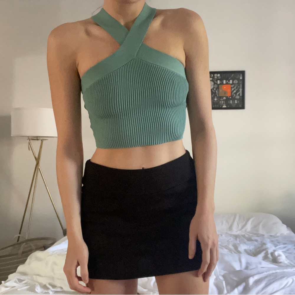 Aritzia Babaton Sculpt Knit Halter tank